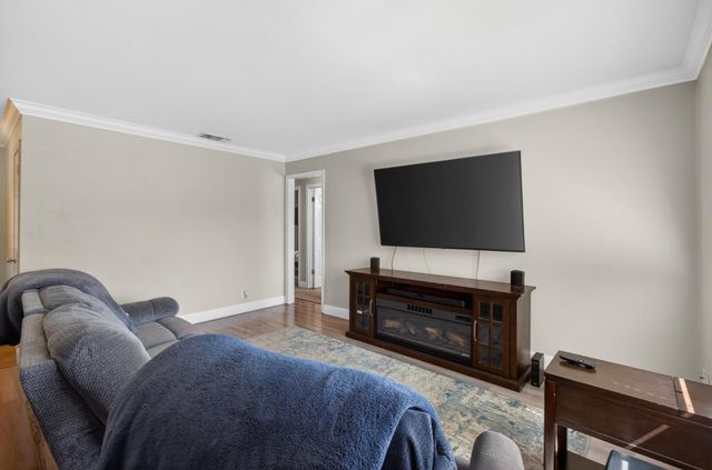 6812 Weddigen Way, North Highlands, CA 95660