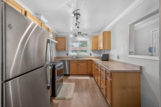 6812 Weddigen Way, North Highlands, CA 95660
