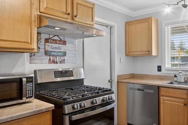 6812 Weddigen Way, North Highlands, CA 95660