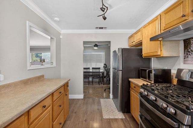 6812 Weddigen Way, North Highlands, CA 95660