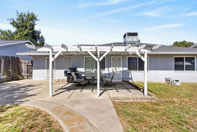 6812 Weddigen Way, North Highlands, CA 95660