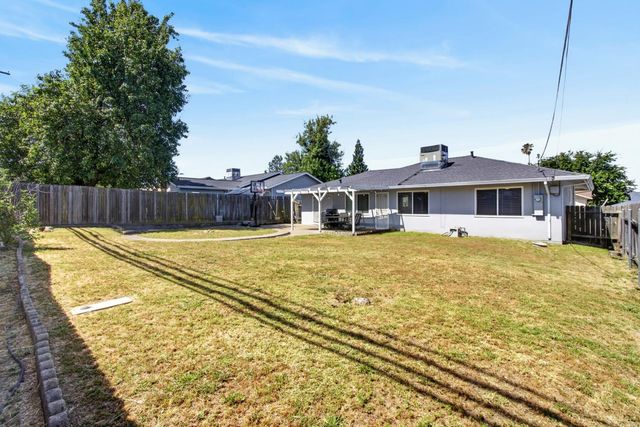 6812 Weddigen Way, North Highlands, CA 95660