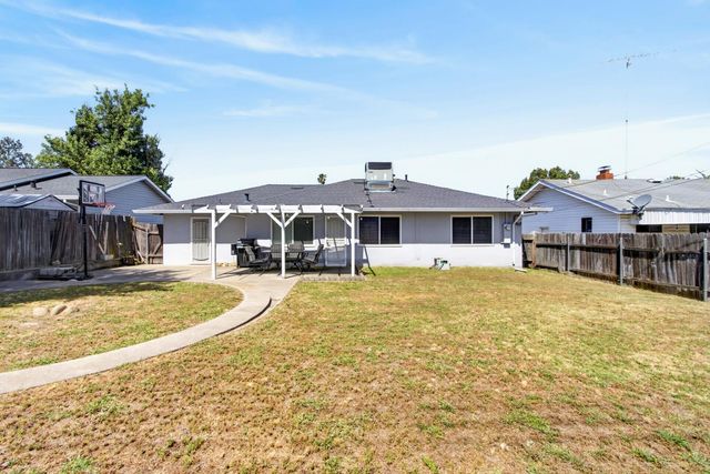 6812 Weddigen Way, North Highlands, CA 95660