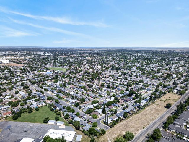 6812 Weddigen Way, North Highlands, CA 95660