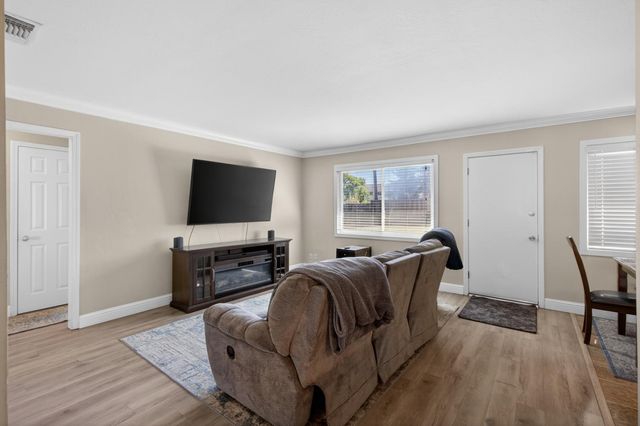 6812 Weddigen Way, North Highlands, CA 95660