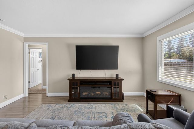 6812 Weddigen Way, North Highlands, CA 95660