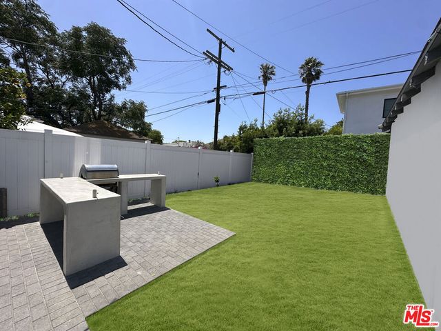 1901 S Point View Street, Los Angeles, CA 90034