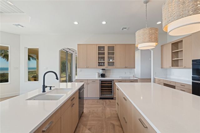 112 Baypoint Dr, Portland, TX 78374