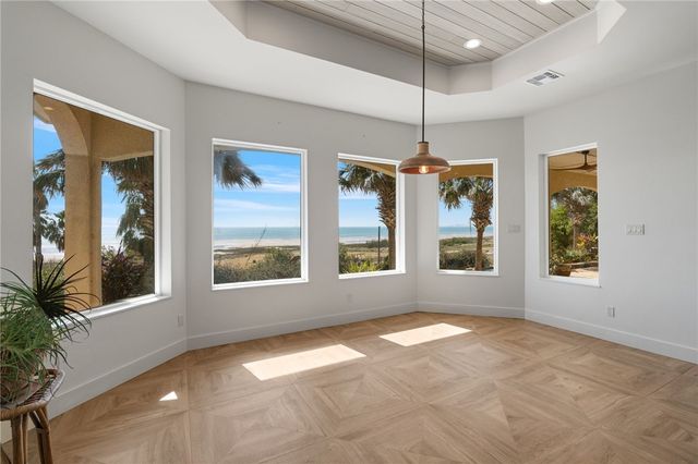 112 Baypoint Dr, Portland, TX 78374