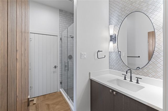 112 Baypoint Dr, Portland, TX 78374