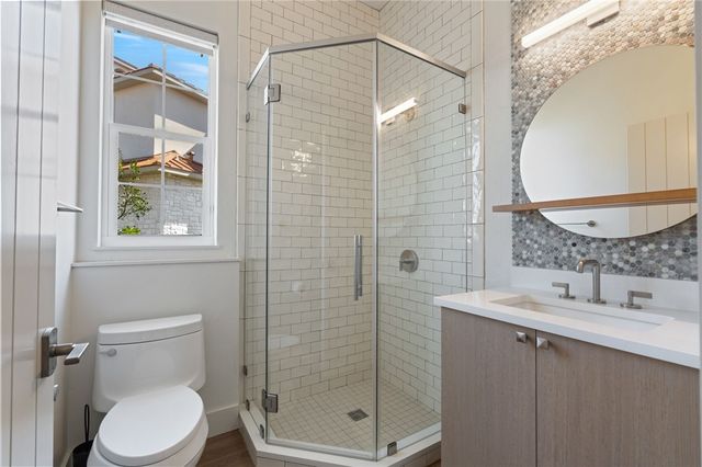 112 Baypoint Dr, Portland, TX 78374