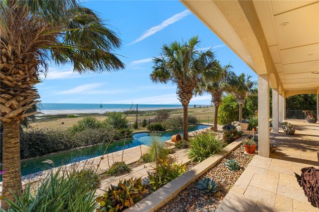 112 Baypoint Dr, Portland, TX 78374