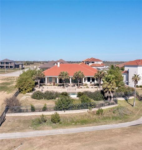 112 Baypoint Dr, Portland, TX 78374