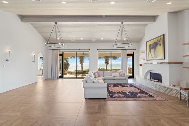 112 Baypoint Dr, Portland, TX 78374