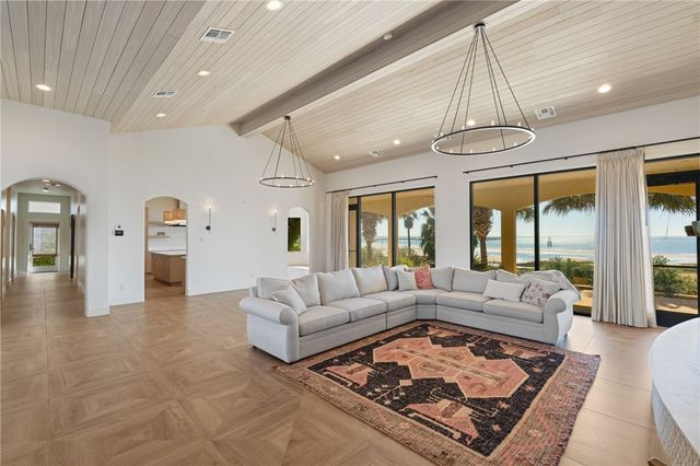 112 Baypoint Dr, Portland, TX 78374