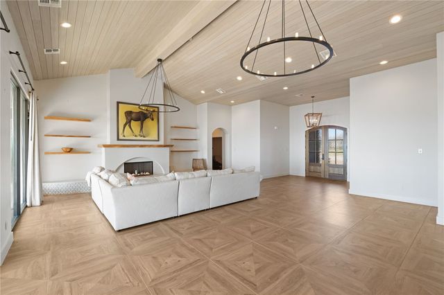 112 Baypoint Dr, Portland, TX 78374