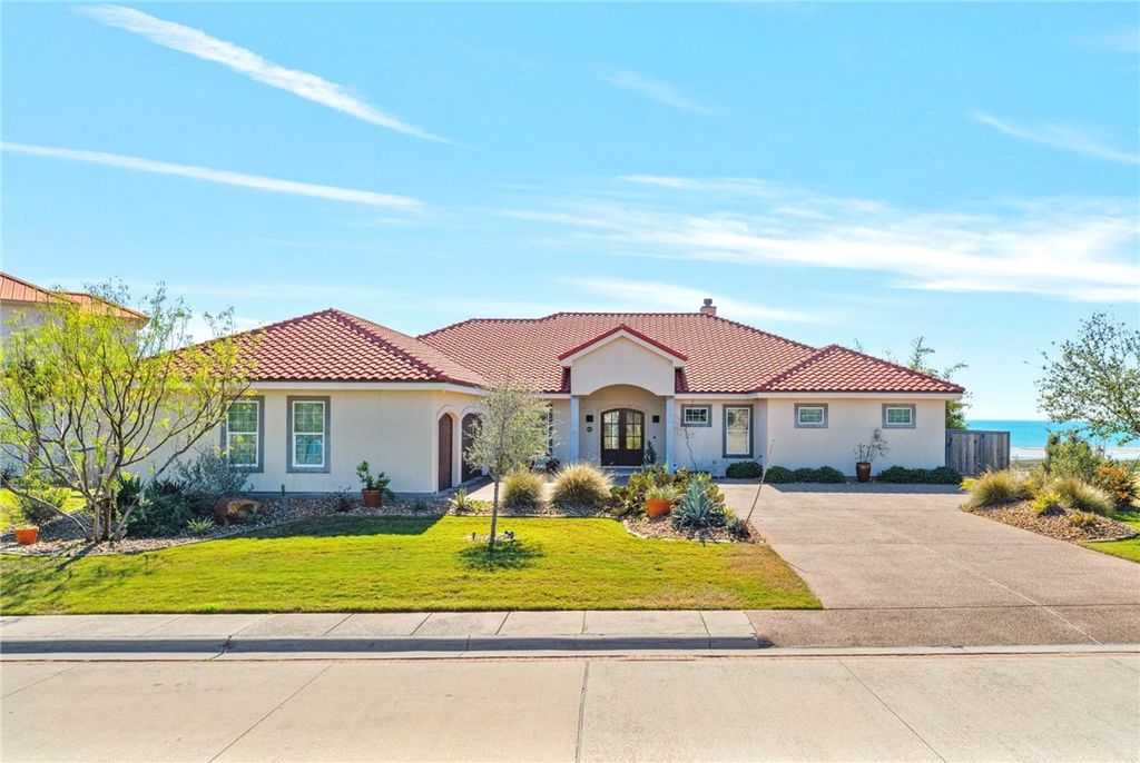 112 Baypoint Dr, Portland, TX 78374