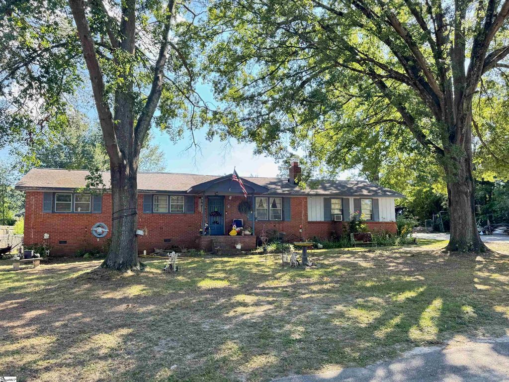3 Greenway Court, Taylors, SC 29687