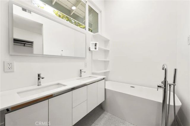 4742 Club View, Westlake Village, CA 91362