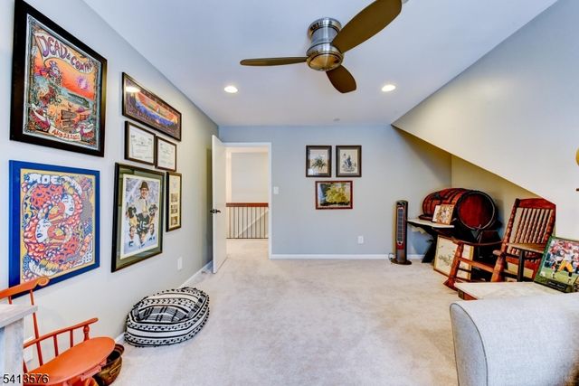 58 Pasture Ct, Roxbury Twp., NJ 07852