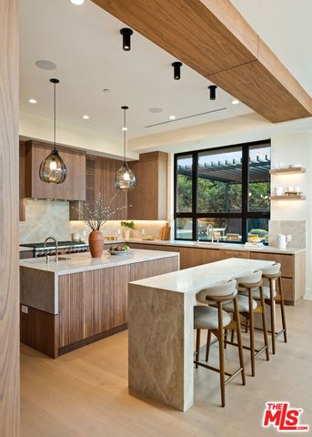 565 Toyopa Drive, Pacific Palisades (los Angeles), CA 90272