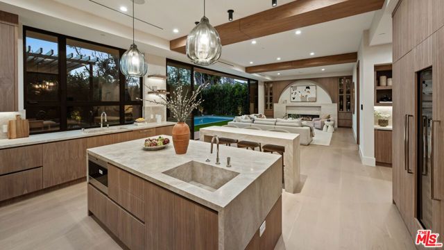 565 Toyopa Drive, Pacific Palisades (los Angeles), CA 90272