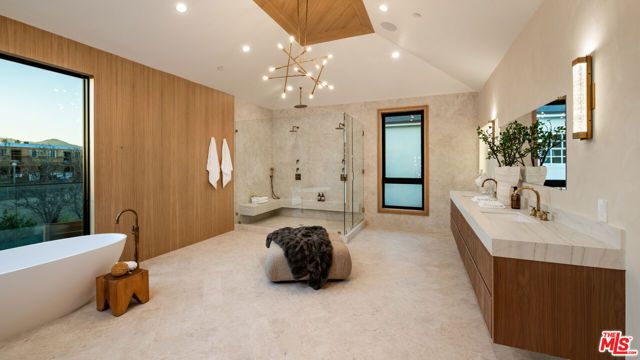 565 Toyopa Drive, Pacific Palisades (los Angeles), CA 90272