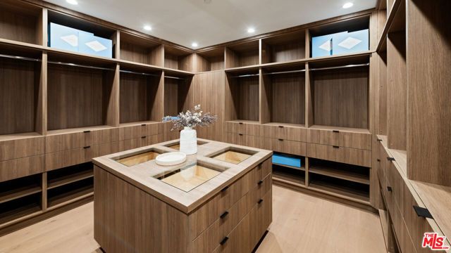 565 Toyopa Drive, Pacific Palisades (los Angeles), CA 90272