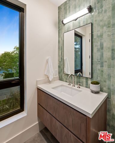 565 Toyopa Drive, Pacific Palisades (los Angeles), CA 90272