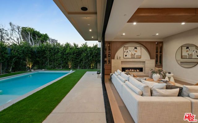 565 Toyopa Drive, Pacific Palisades (los Angeles), CA 90272