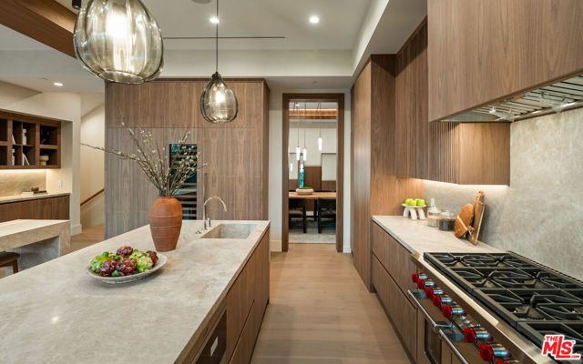 565 Toyopa Drive, Pacific Palisades (los Angeles), CA 90272