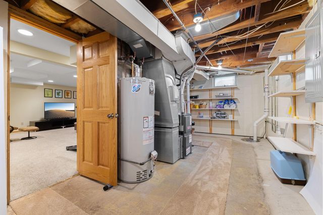 1405 Belmont Lane W, Roseville, MN 55113