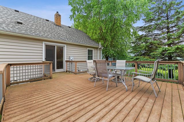 1405 Belmont Lane W, Roseville, MN 55113