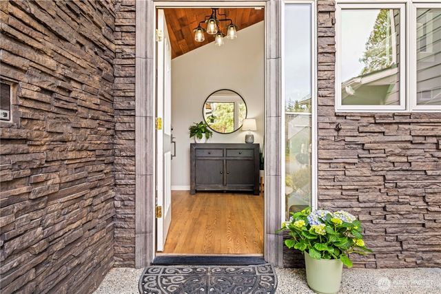 1633 217th Place SE, Sammamish, WA 98075