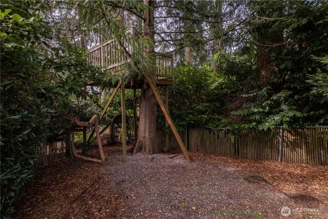 1633 217th Place SE, Sammamish, WA 98075