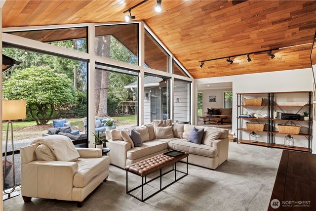 1633 217th Place SE, Sammamish, WA 98075