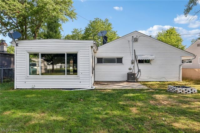 9011 Manorford Drive, Cleveland, OH 44130