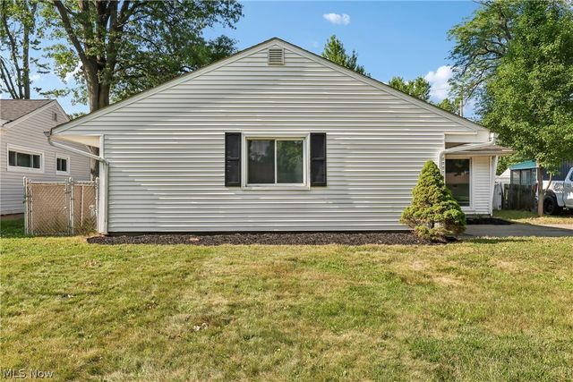 9011 Manorford Drive, Cleveland, OH 44130