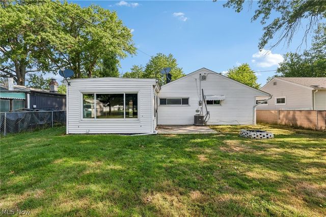 9011 Manorford Drive, Cleveland, OH 44130