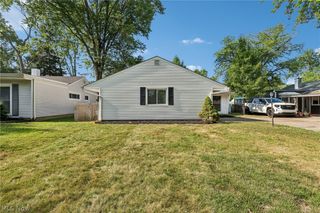 9011 Manorford Drive, Cleveland, OH 44130