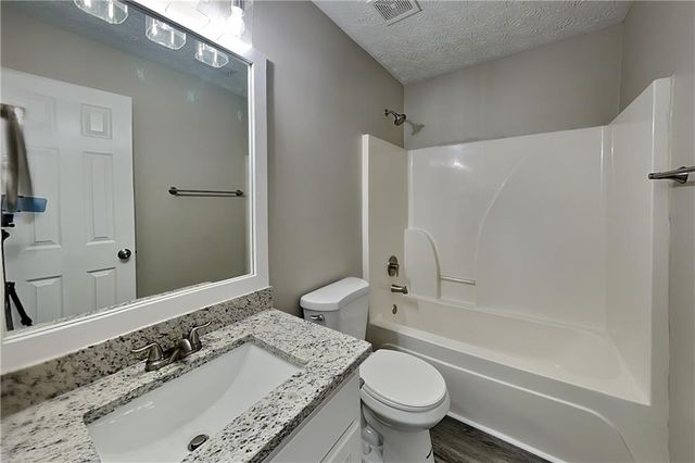 658 Castlebrooke Way, Lawrenceville, GA 30045