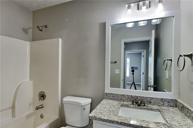 658 Castlebrooke Way, Lawrenceville, GA 30045