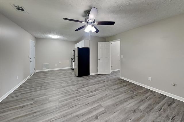 658 Castlebrooke Way, Lawrenceville, GA 30045