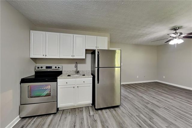 658 Castlebrooke Way, Lawrenceville, GA 30045