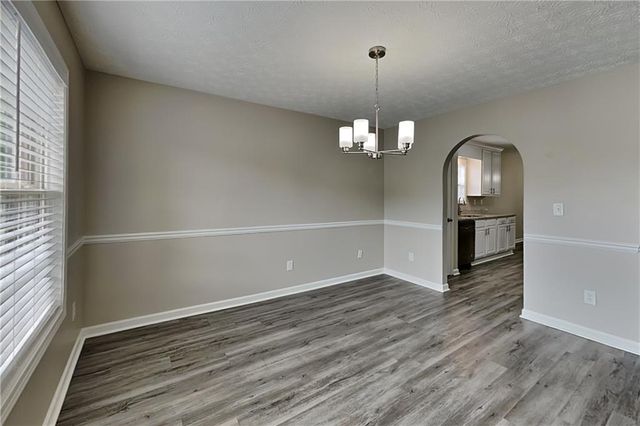 658 Castlebrooke Way, Lawrenceville, GA 30045