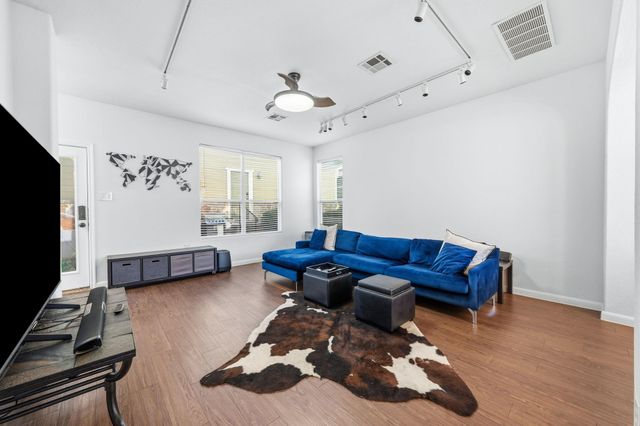 1817 Carlson DR 37C, Austin, TX 78741