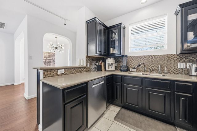 1817 Carlson DR 37C, Austin, TX 78741