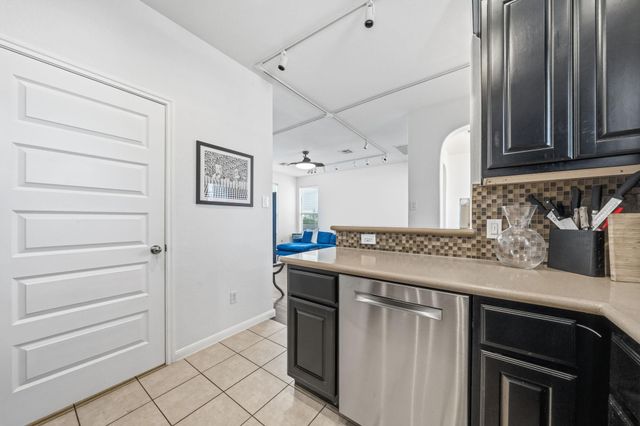 1817 Carlson DR 37C, Austin, TX 78741