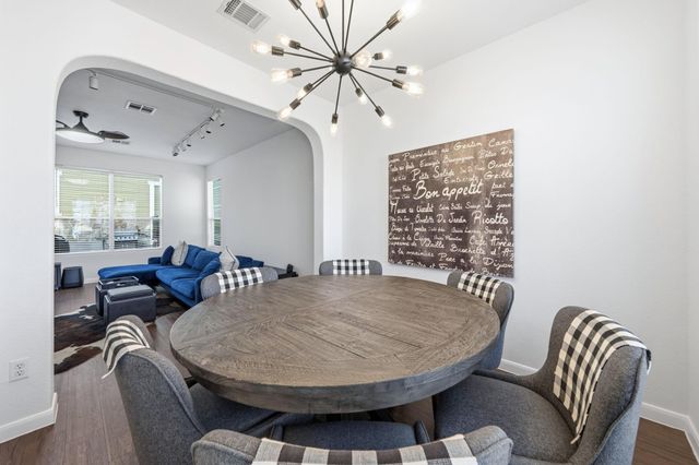 1817 Carlson DR 37C, Austin, TX 78741