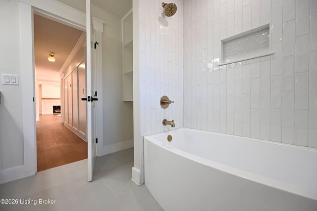 2224 Wynnewood Cir, Louisville, KY 40222